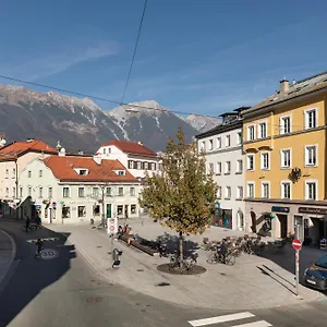 Apartment Huge In Awesome Location With Parking, Innsbruck